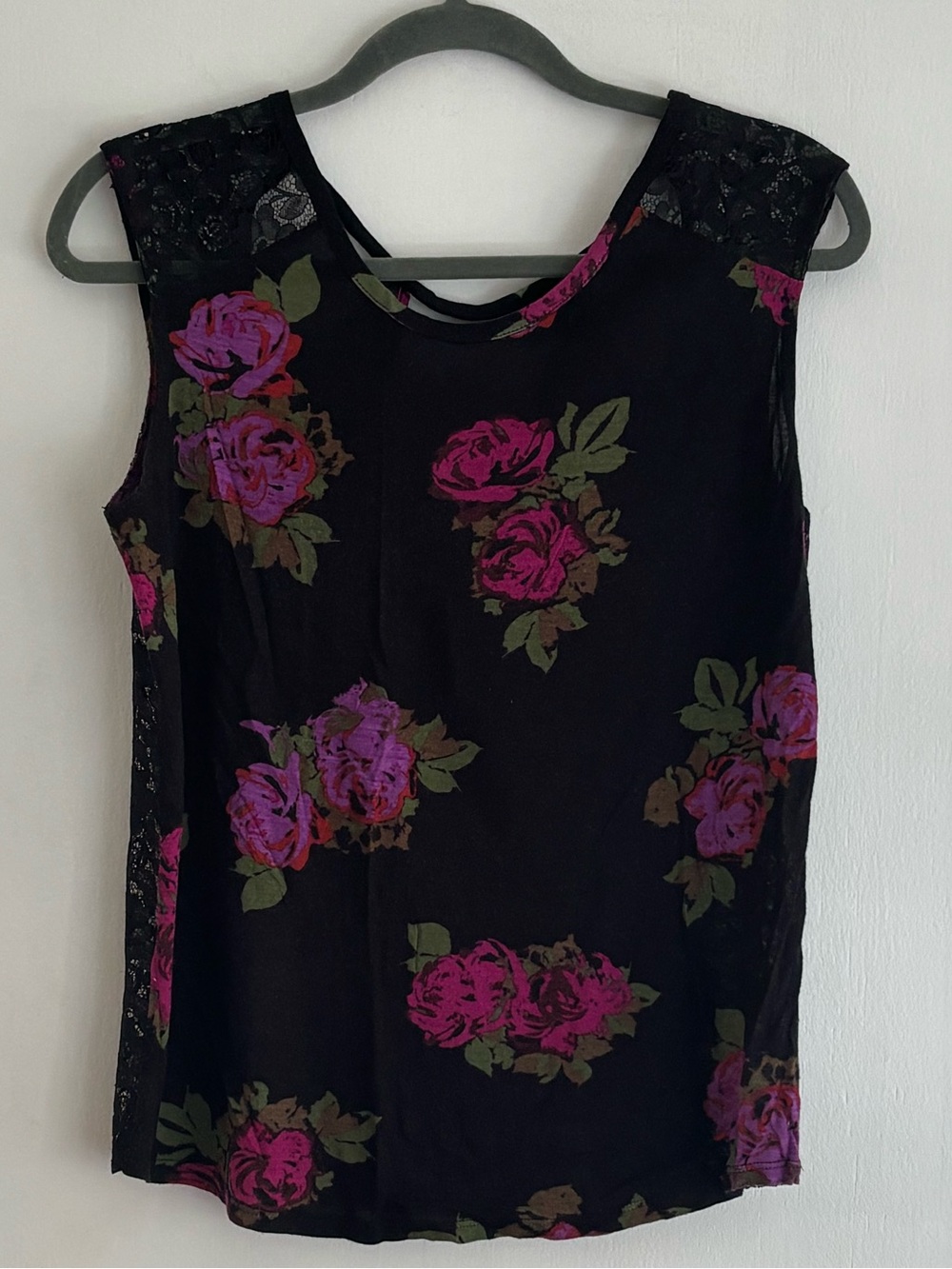 Black Floral Sleeveless Lace-Trim Top - Pink & Purple Roses